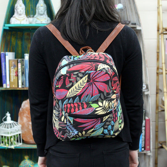 Jungle Bag - Undersized Backpack - Black / Orange