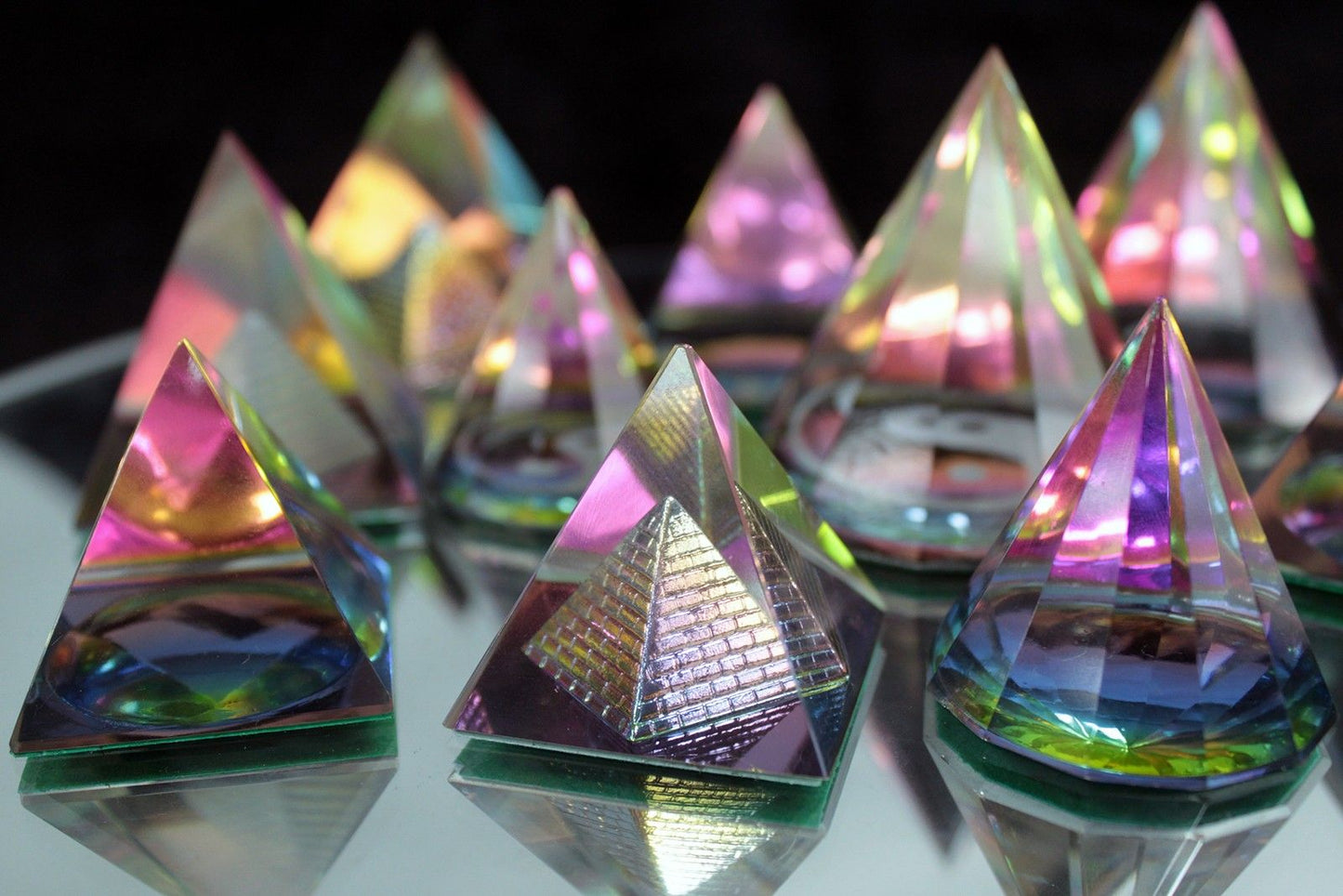 Mystic Pyramid 60 mm