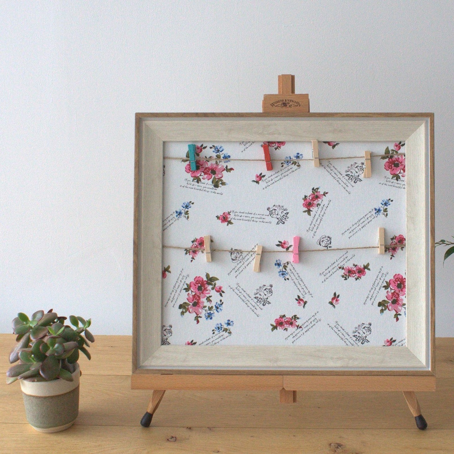 Small DIY Peg Photo Frames - Floral
