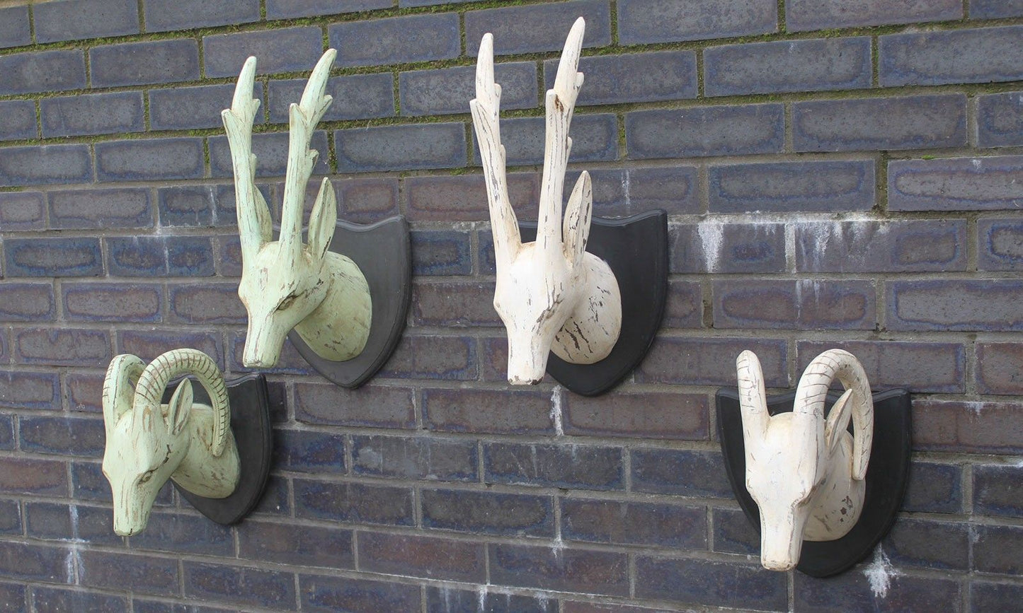 Mintwash Curved Horn Deer Head