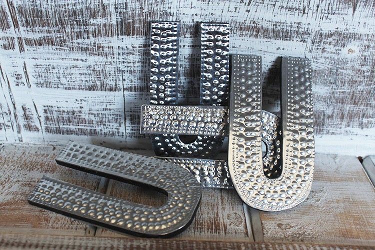 Sm Arty Aluminum Letters - U